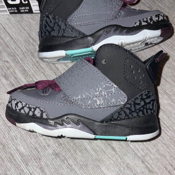 Jordan Gray and Black High-Top Bordeaux w/ purple laces come with original box - Picture 3 of 6